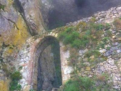 Urbasa-Andía;Aizkorri-Aratz;Aralar; yacimiento carranque rutas montaña leon cascadas naturales